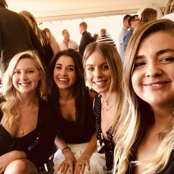 Meet your Posher, Izzy - Picture 1 of 1